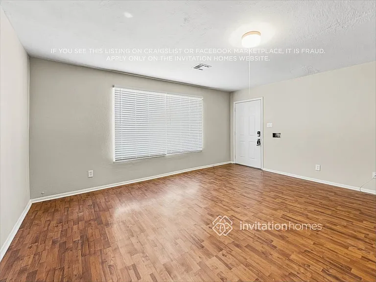 3520 W Lawrence Rd — Photo 8