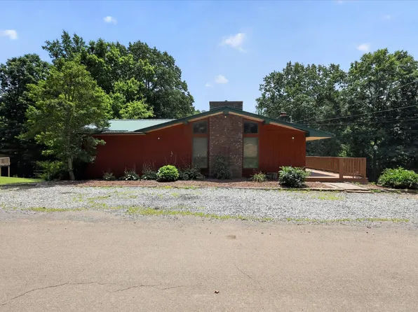 202 Cypress Dr, Marion, VA 24354