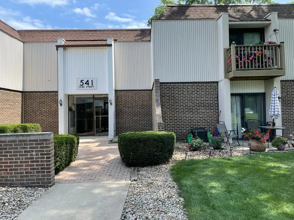 541 73rd St APT 202, Downers Grove, IL 60516