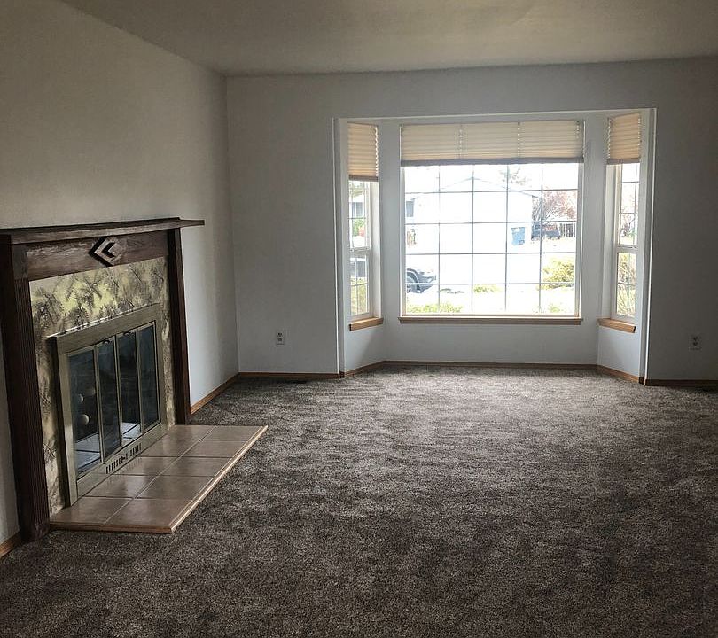 1st image of 2147 S Crestmont Dr
