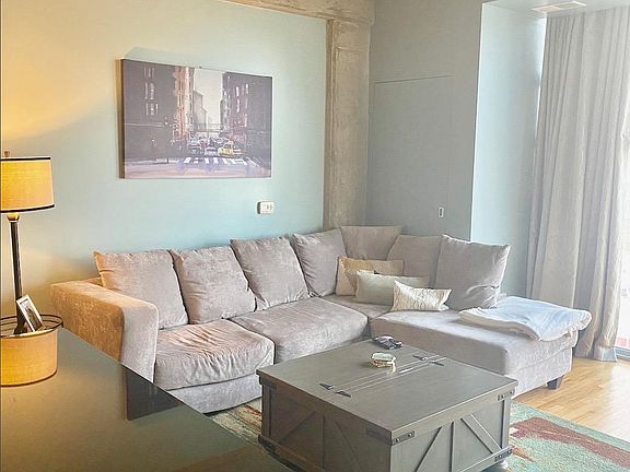 5th image of 1620 S Michigan Ave Unit 1010