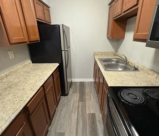 2021 Cambridge Dr #10 — Photo 8