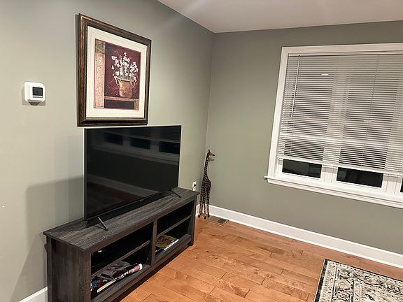3rd image of 5017 Lincoln Ave