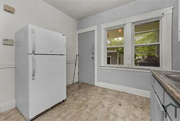 2828 E 125th St #DOWN — Photo 8
