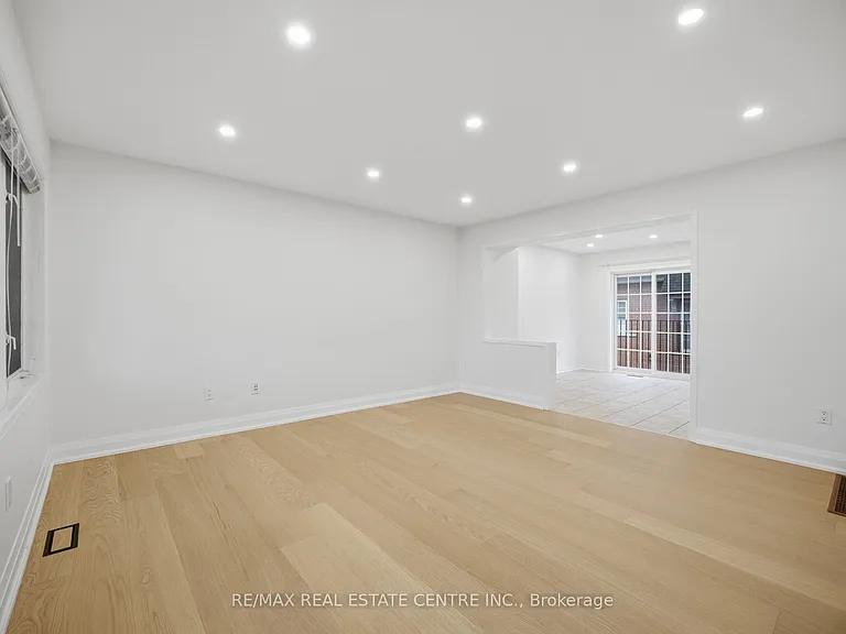 2360 Parkhaven Blvd #10 — Photo 9