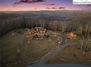 33 Raptor Ct, Elk Park, NC 28604