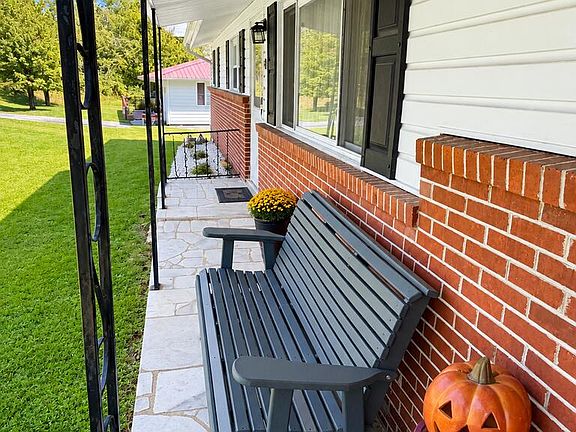 2nd image of 109 Edgewater Dr