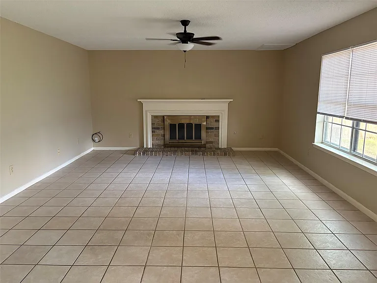 3310 Mulberry Hill Ln — Photo 3