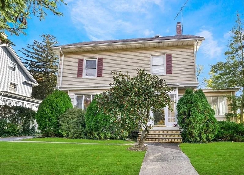 4 bed, $5,500 — Photo 1