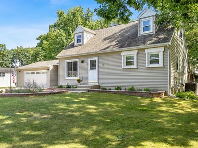 10702 Settlewood Dr SE, Lowell, MI, 49331