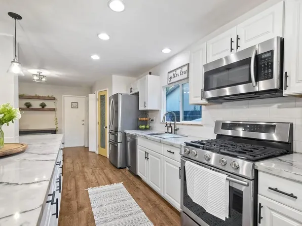 1151 Sander Ct, Escondido, CA 92026