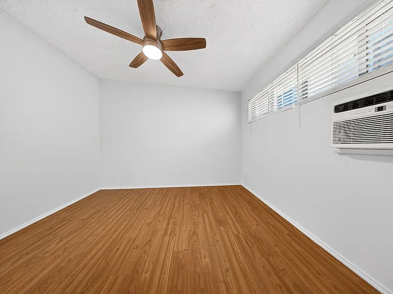 6944-6954 Coldwater Canyon Ave — Photo 35