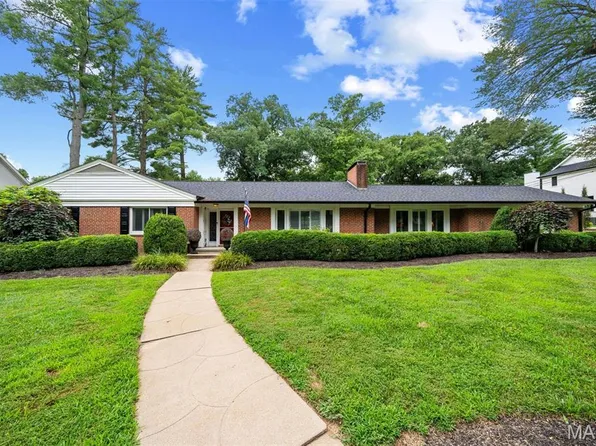 50 Woodcrest Dr, Saint Louis, MO 63124