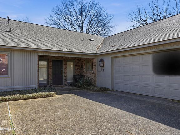 2nd image of 18 Moss Forest Cir