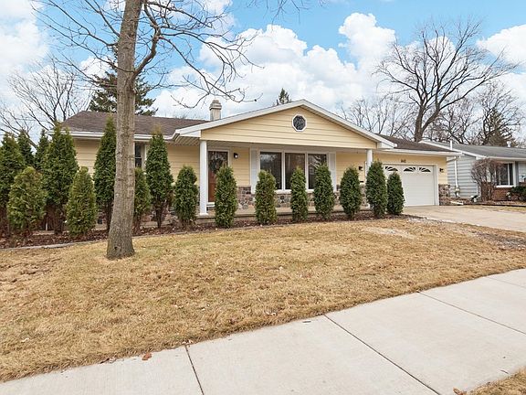 2nd image of 1443 E Calumet St