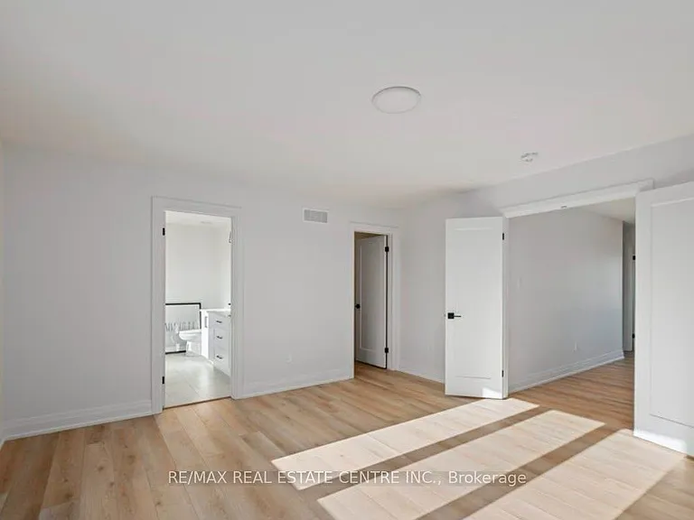 49 Lucas Rd #UPPER ONLY — Photo 18