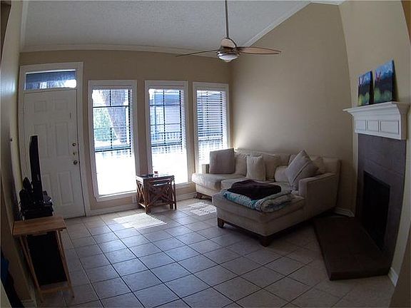 4th image of 711 W 21st St #303