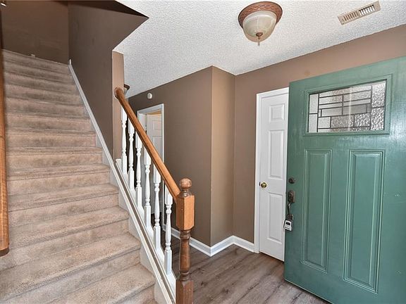 2nd image of 102 River Point Dr