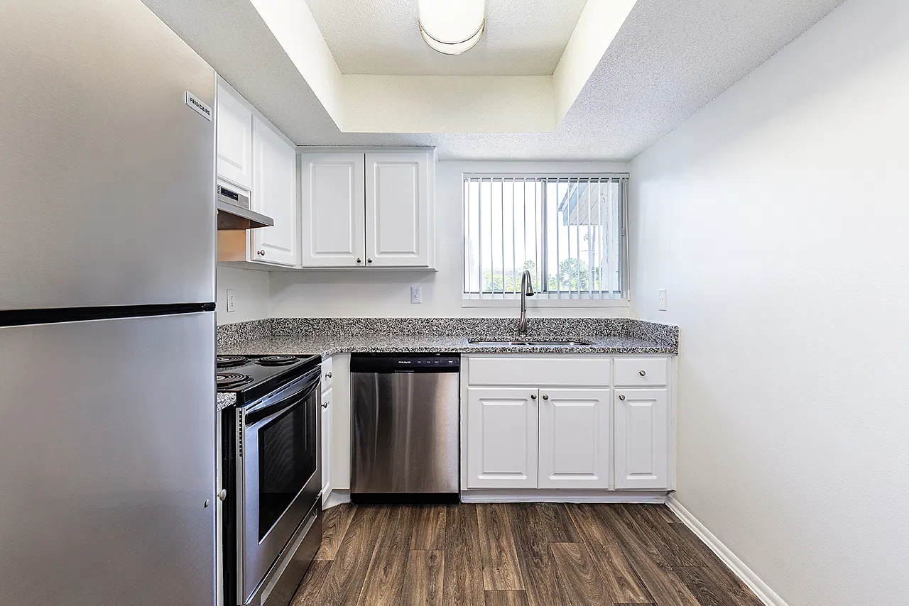 The Boulevard Apartments — Photo 1
