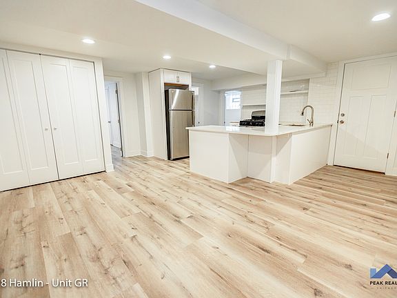 3rd image of 3228 N Hamlin Ave #4027577