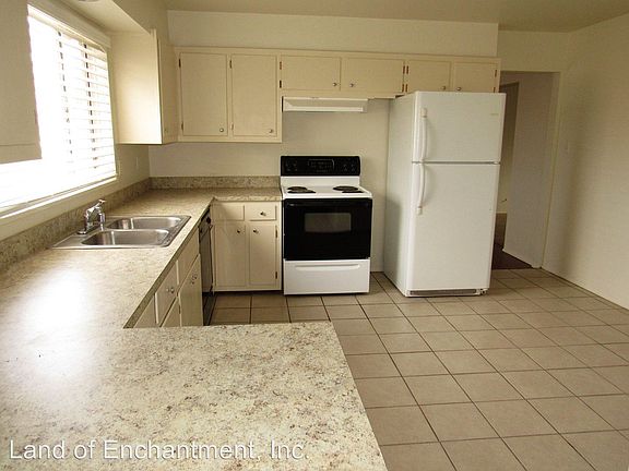 4th image of 9441 Parsifal Pl NE