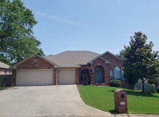 7 Cove Dr, Maumelle, AR 72113