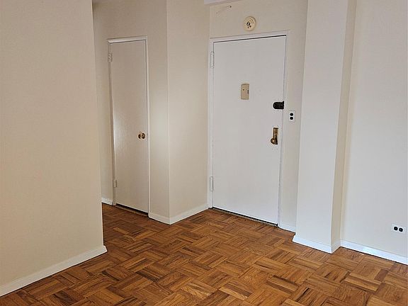 4th image of 5500 Fieldston Drive #4ii