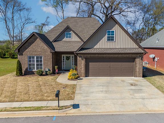 3rd image of 208 Rolling Brook Dr