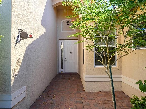 5th image of 15746 Aurora Lake Cir