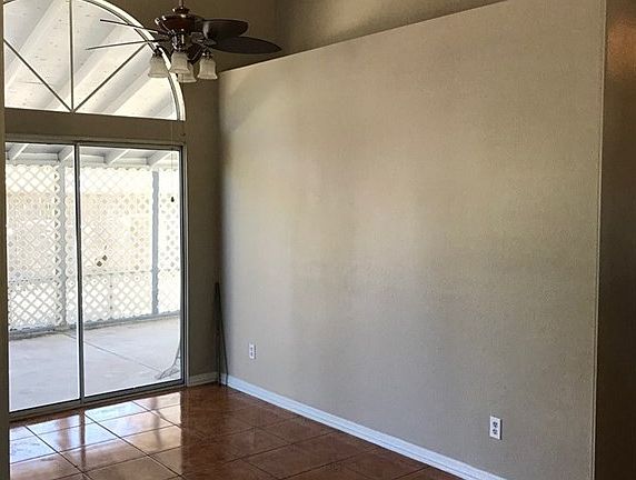 5th image of 12920 Fontainebleau Dr