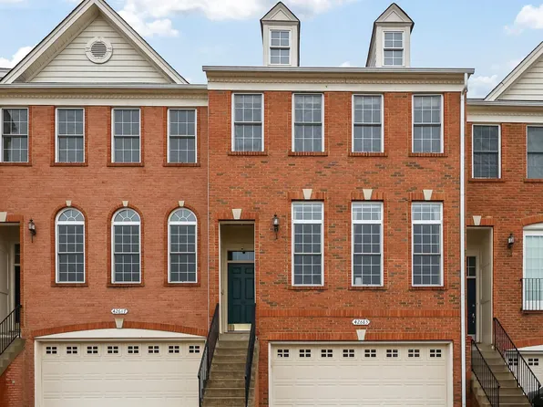 42685 Newcomer Ter, Chantilly, VA 20152