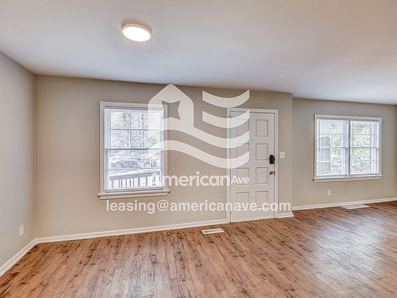 1866850_003_wm_-_living_room_13430673.jpg