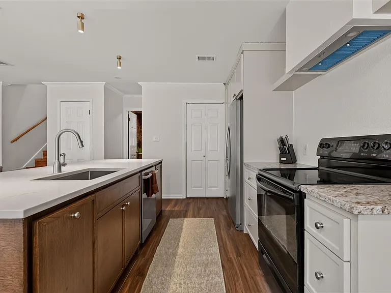 3845 Ranch Road 2222 #T-2 — Photo 10