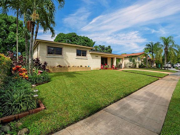 4th image of 19000 NW 10th Place
