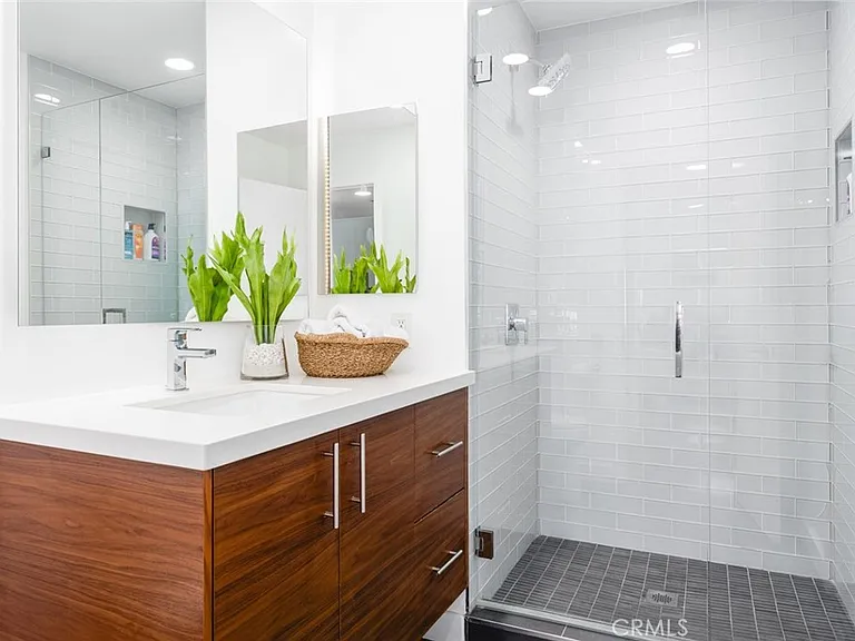 280 Cagney Ln #301 — Photo 49