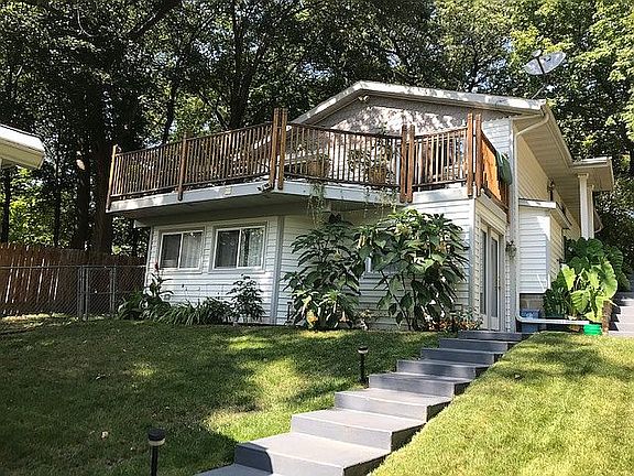 3-season porch/deck on top