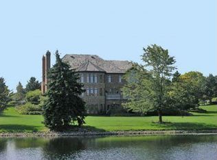 680 Dunbarton Dr, Inverness, IL 60010