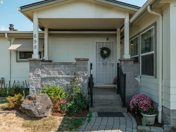 698 Royalty Cir NE, Salem, OR 97301