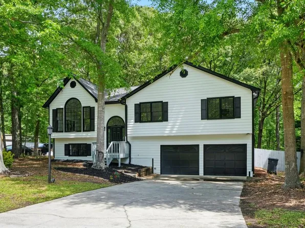 193 Cedar Creek Dr, Dallas, GA 30157
