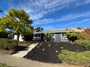 2576 Center Rd, Novato, CA 94947