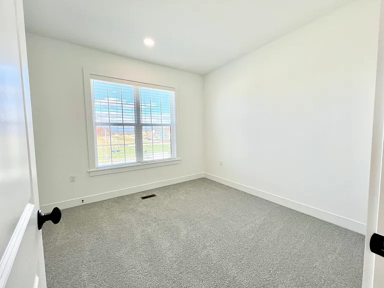 401 Cranford Way — Photo 14