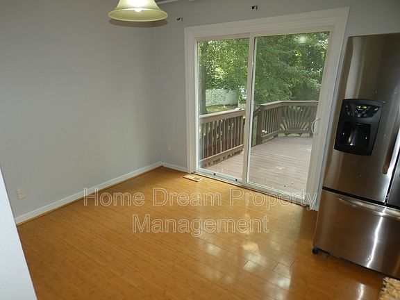 5th image of 35 Hillcrest Dr