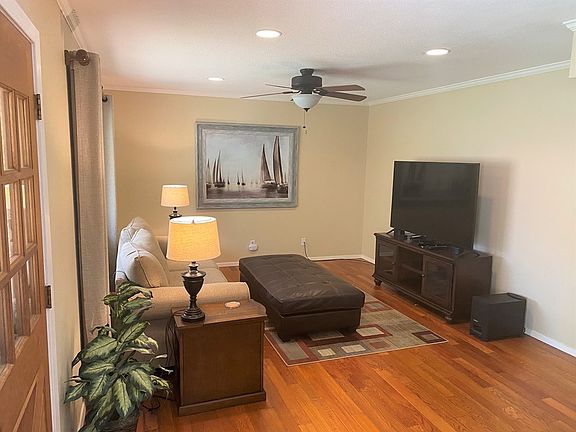 4th image of 30 Dellwood Dr