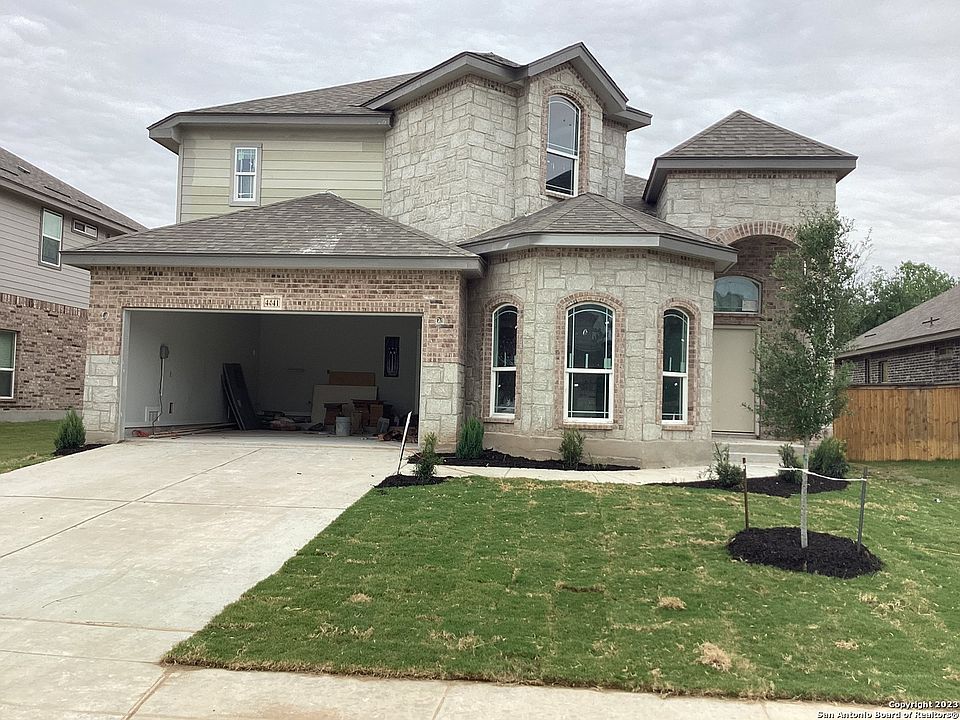 1st image of 4441 Royal oak