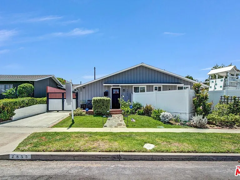 2855 Dunleer Pl — Photo 1