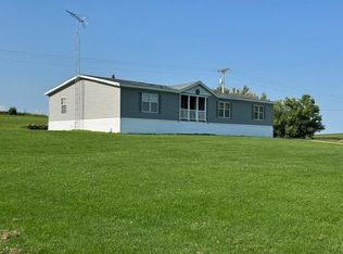21999 Ballard Rd, Mineral Point, WI 53565