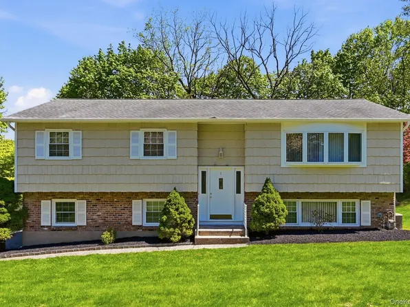 1 Muir Lane, New City, NY 10956