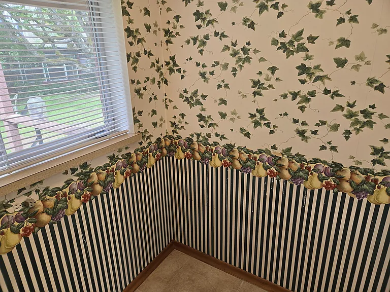 Breakfast Nook, Window looks out on back garden.
