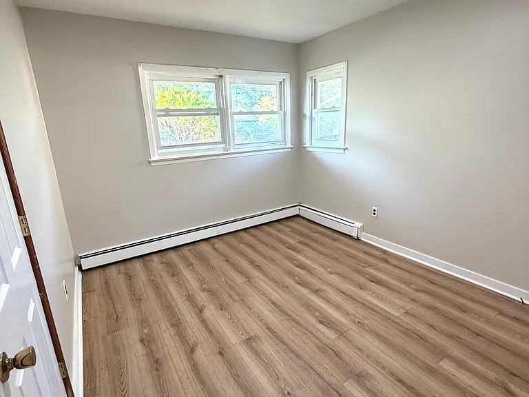 86 4th Ave — Photo 12