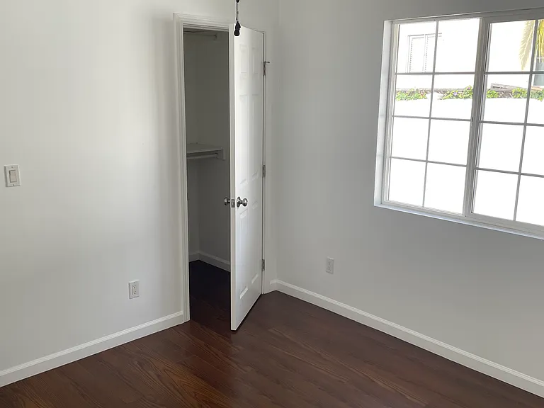 1529 Mohawk St — Photo 9